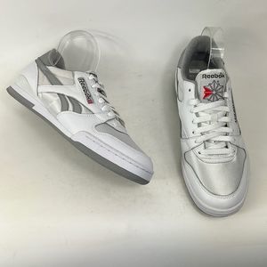 Reebok white and silver minimalist leather classic low top sneakers mens size 9